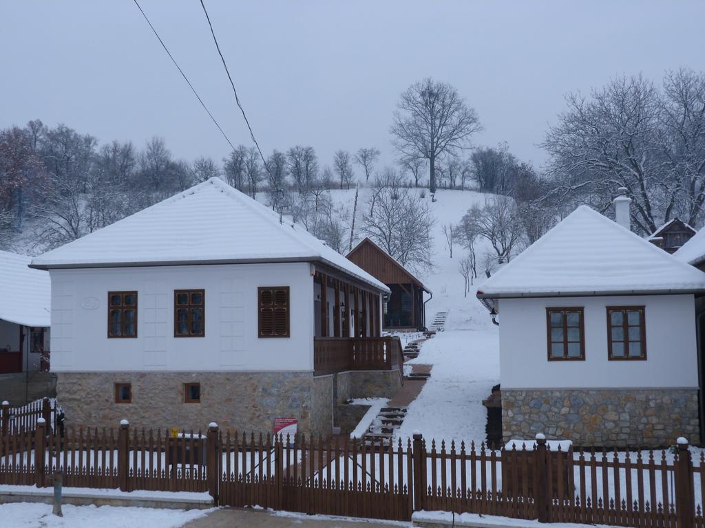 Fruktarium Vendeghaz Hotel Trizs Luaran gambar