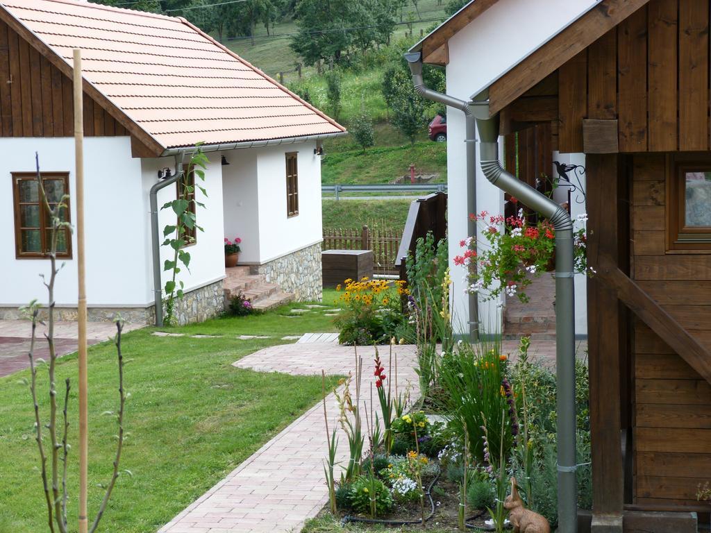 Fruktarium Vendeghaz Hotel Trizs Luaran gambar